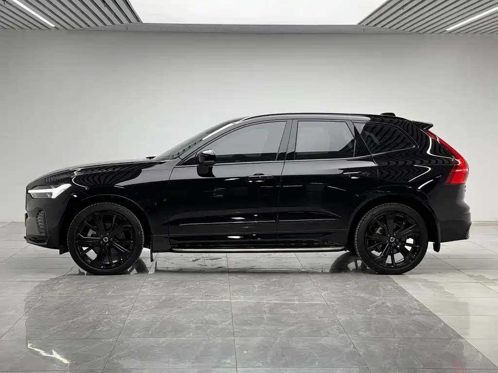 Volvo XC60 — фото 4