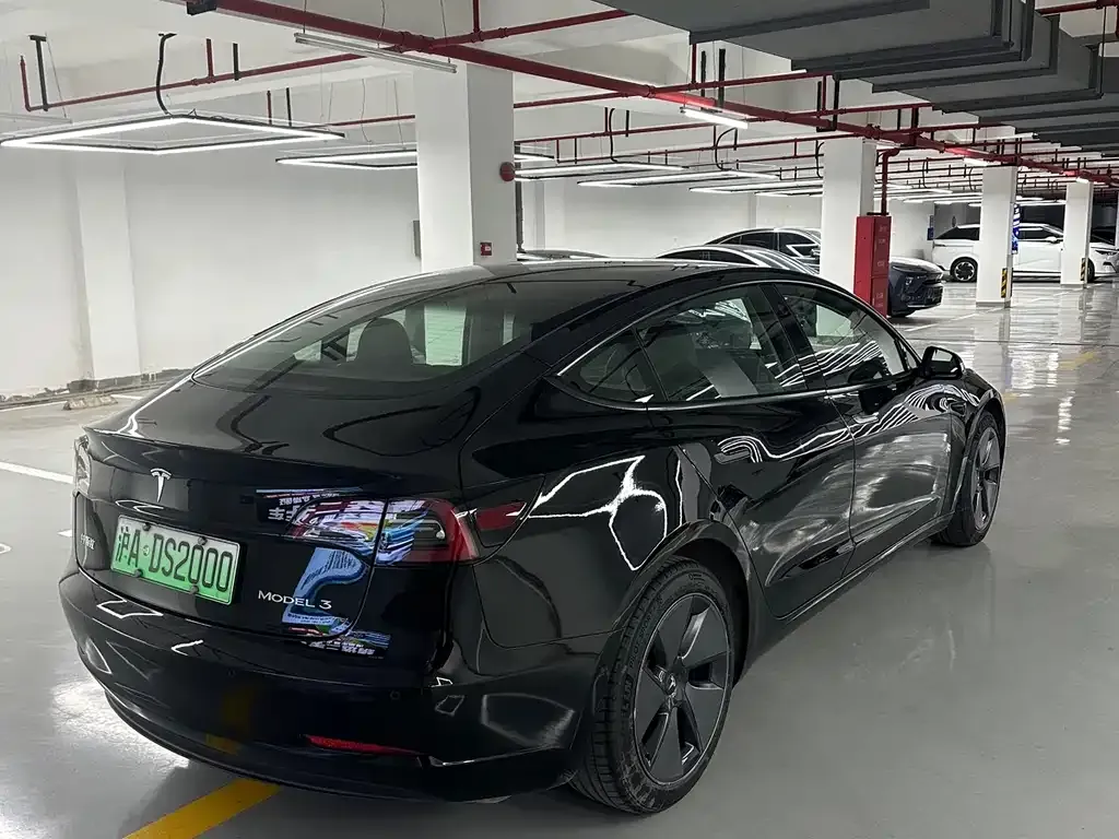 Tesla Model 3 — фото 3