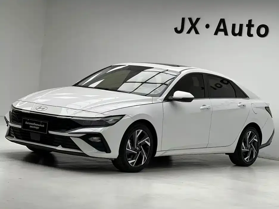 Hyundai Elantra — фото 1