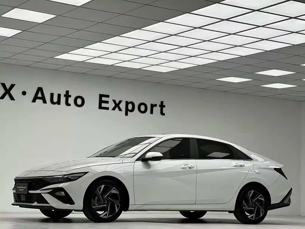 Hyundai Elantra — фото 2