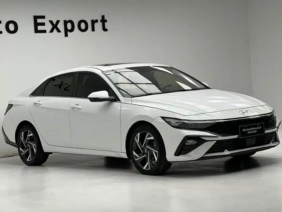 Hyundai Elantra — фото 8