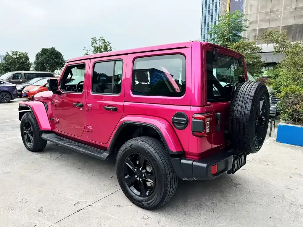 Jeep Wrangler — фото 7