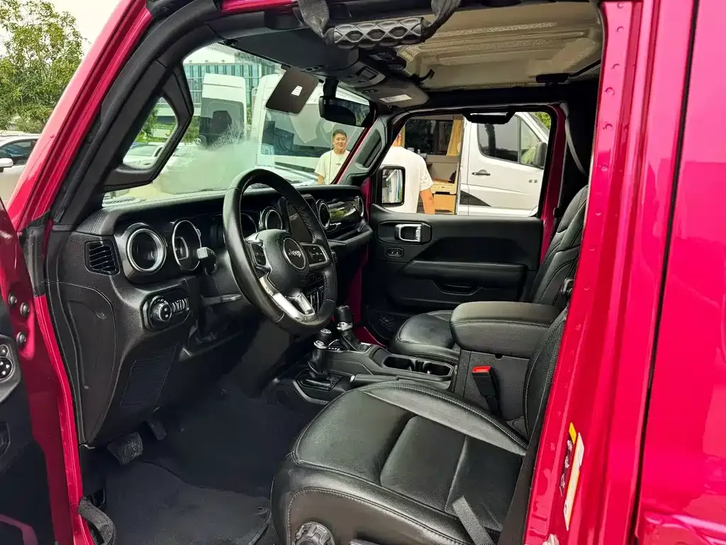 Jeep Wrangler — фото 2