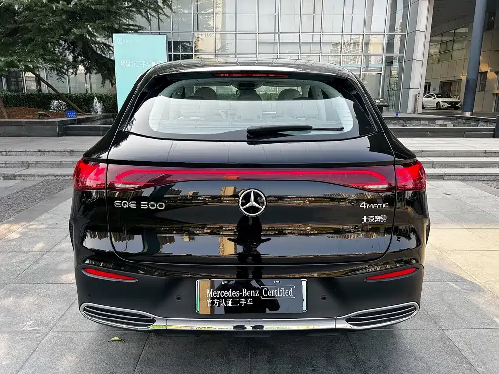 Mercedes-Benz EQE SUV — фото 2
