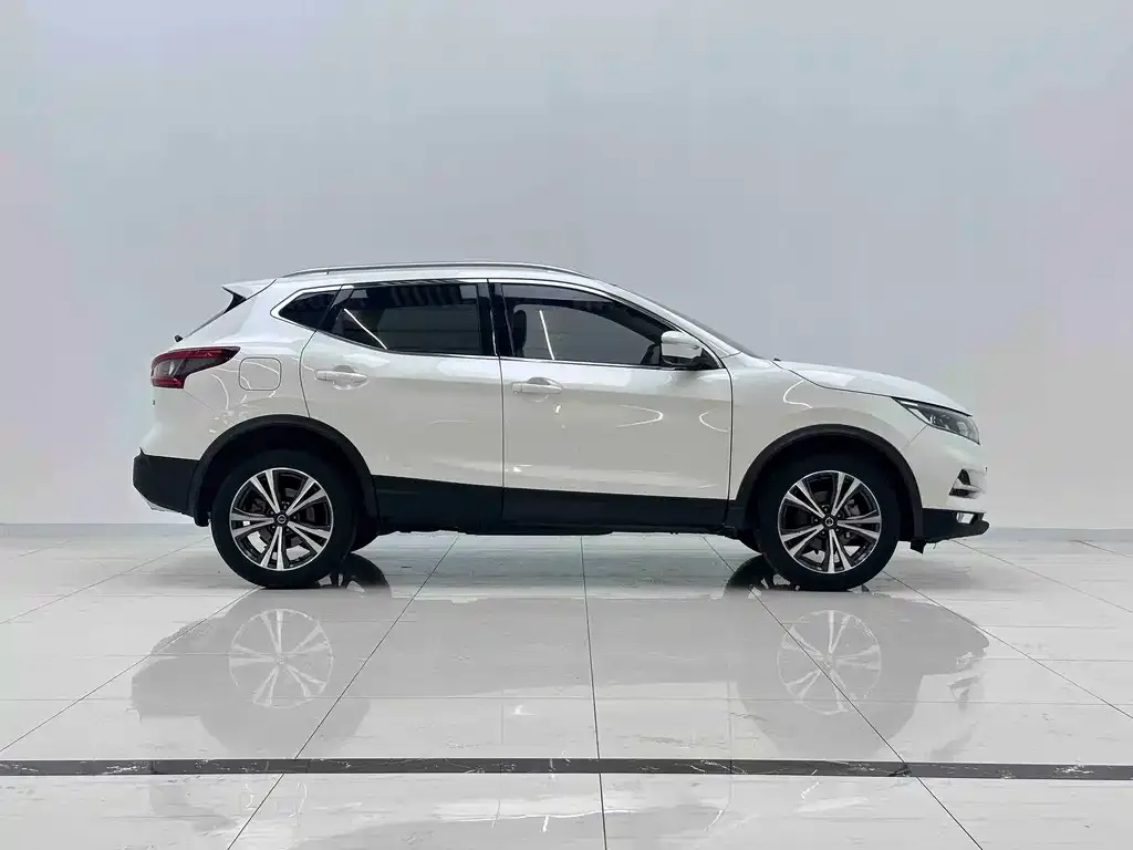 Nissan Qashqai — фото 2