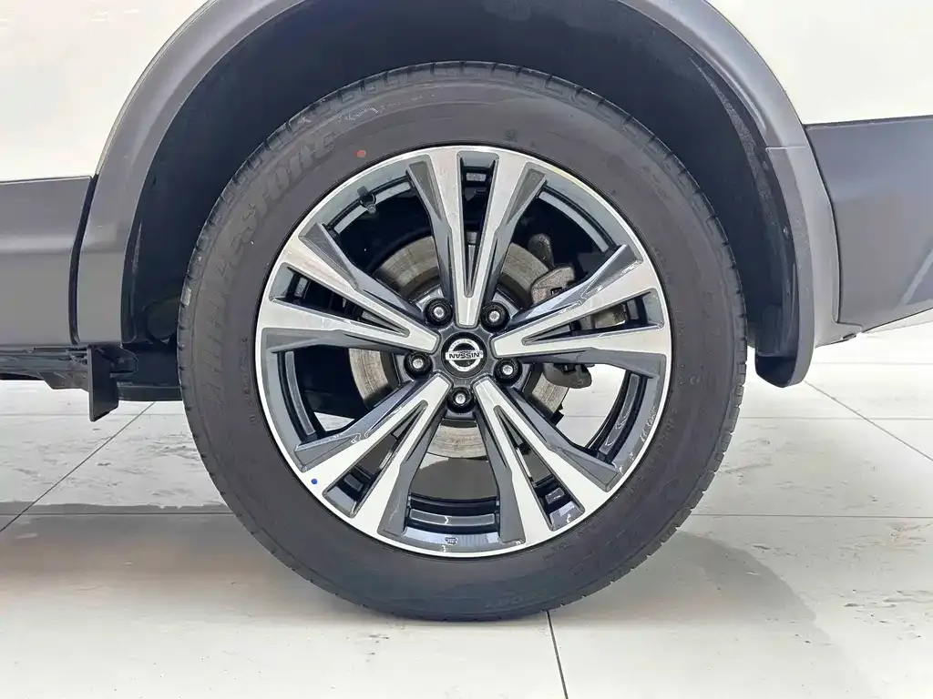Nissan Qashqai — фото 6