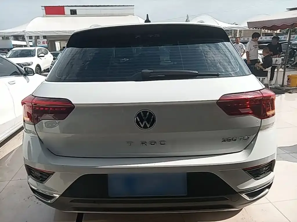 Volkswagen T-Roc — фото 9