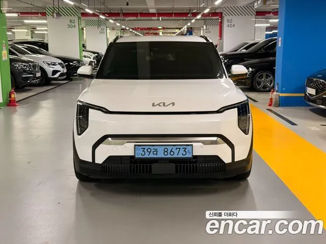 Kia EV3 — фото 1
