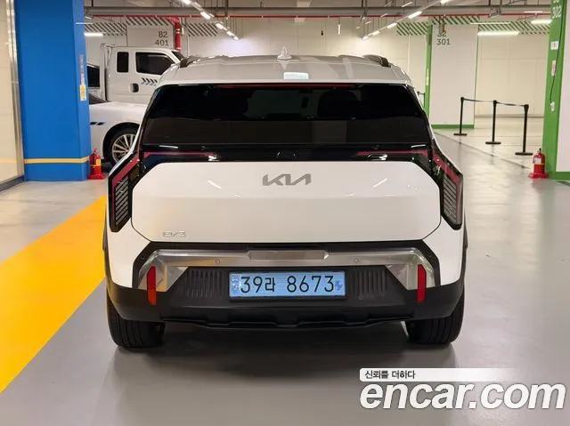 Kia EV3 — фото 8