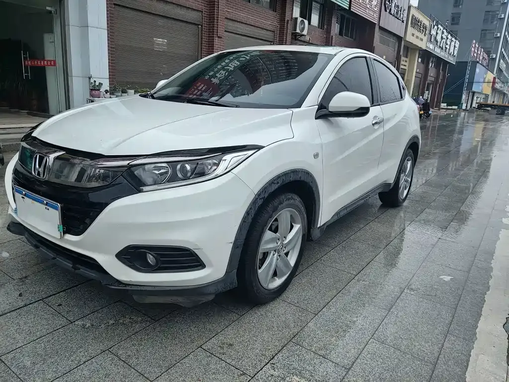Honda Vezel — фото 1