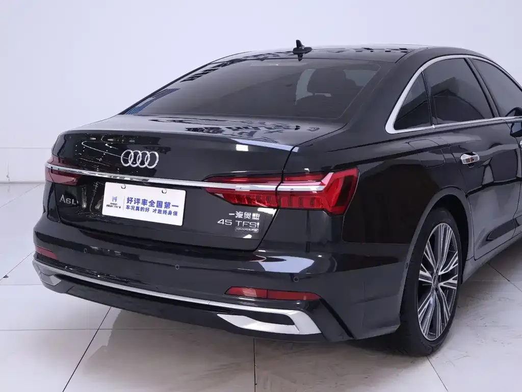 Audi A6L — фото 10