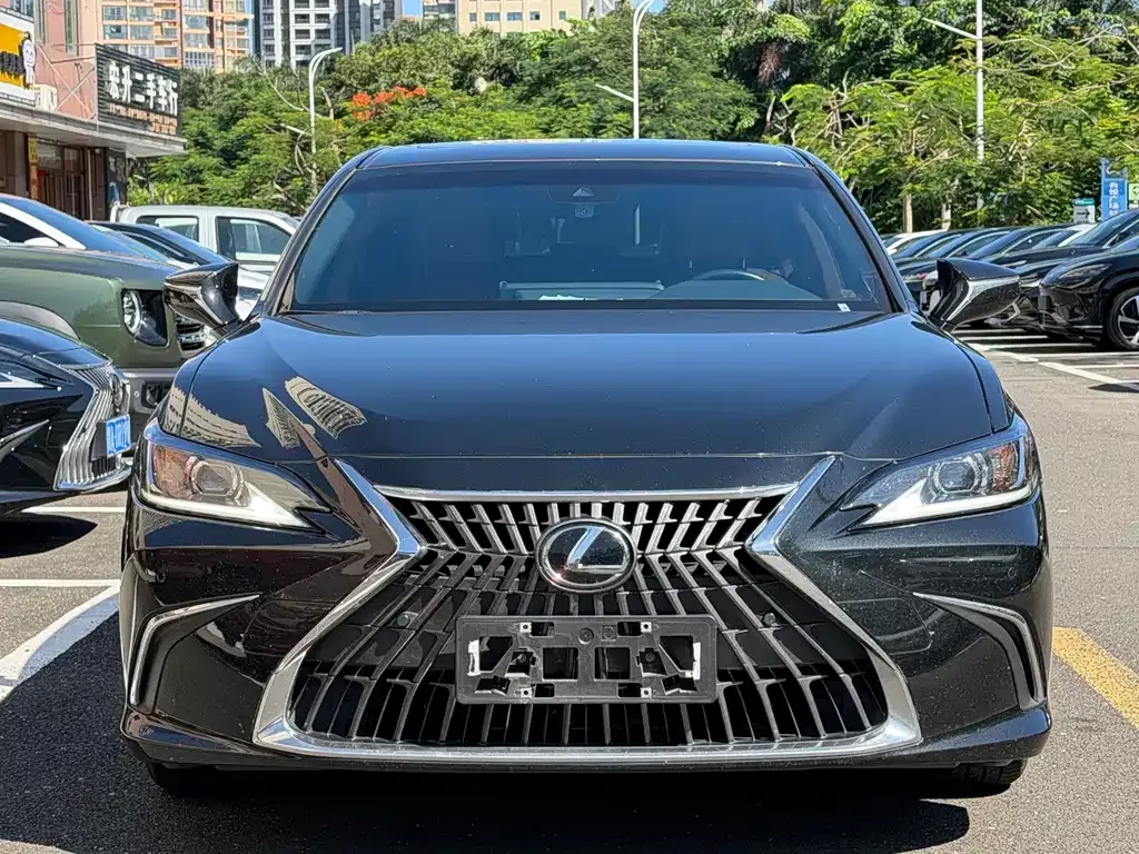 Lexus ES — фото 8