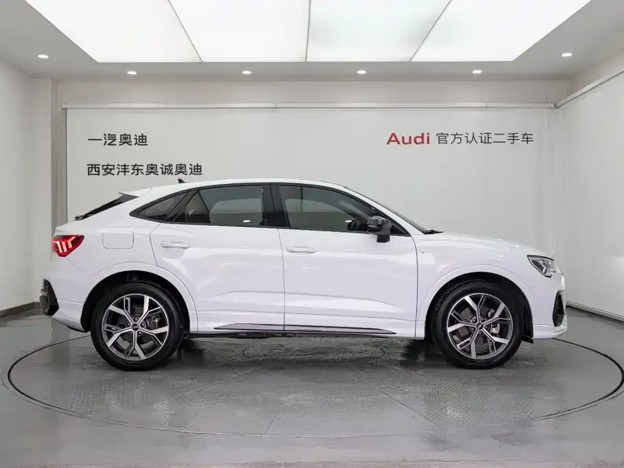 Audi Q3 Sportback — фото 8