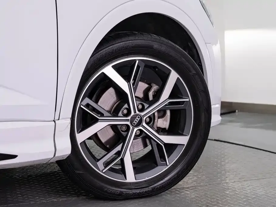 Audi Q3 Sportback — фото 10