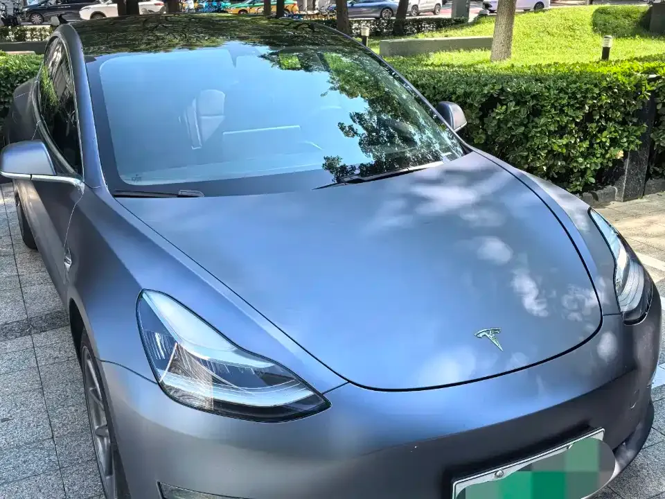 Tesla Model 3 — фото 1