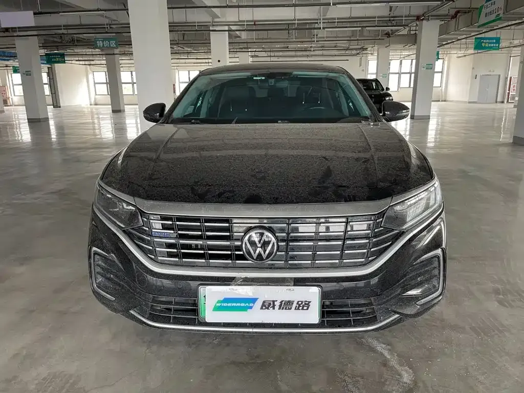 Volkswagen Passat PHEV — фото 3