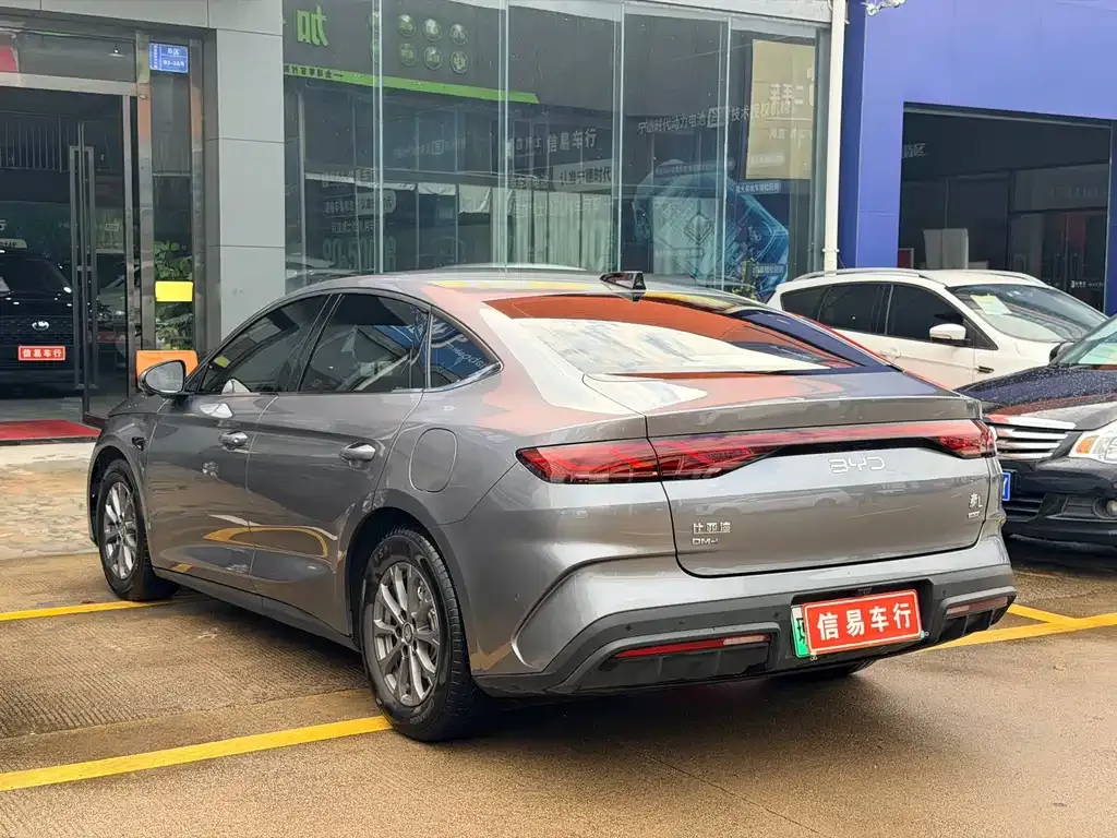 BYD Qin L — фото 9