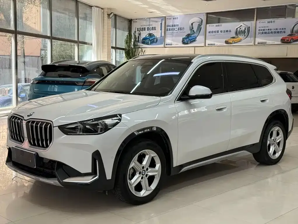 BMW X1 — фото 1