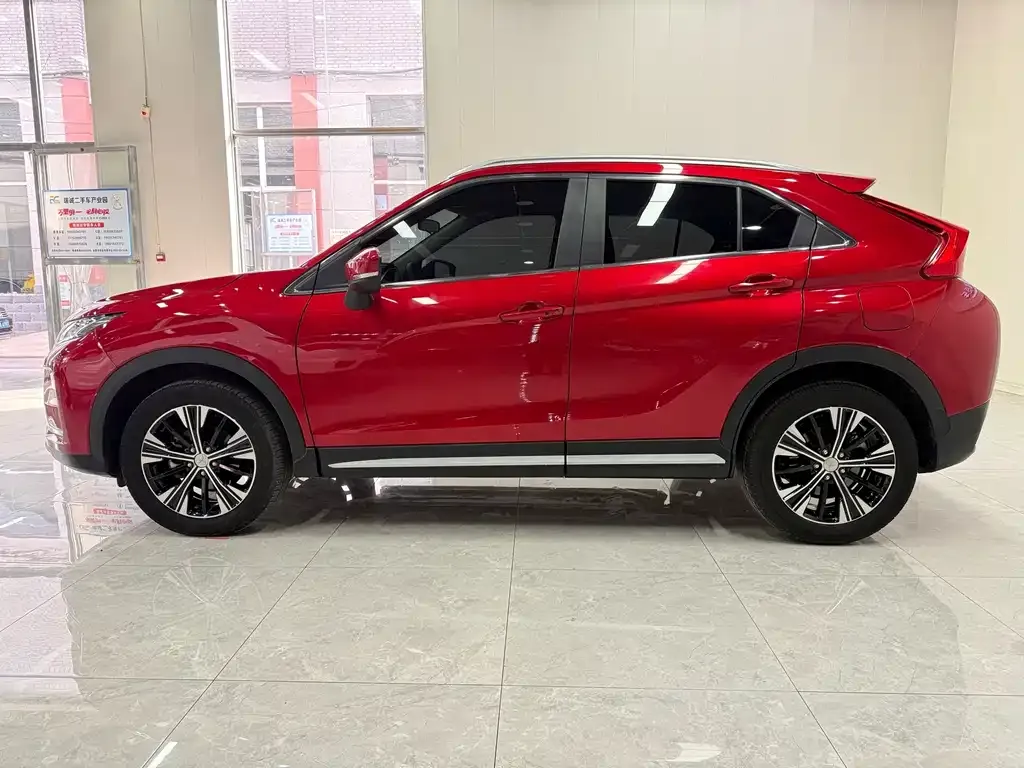 Mitsubishi Eclipse Cross — фото 3