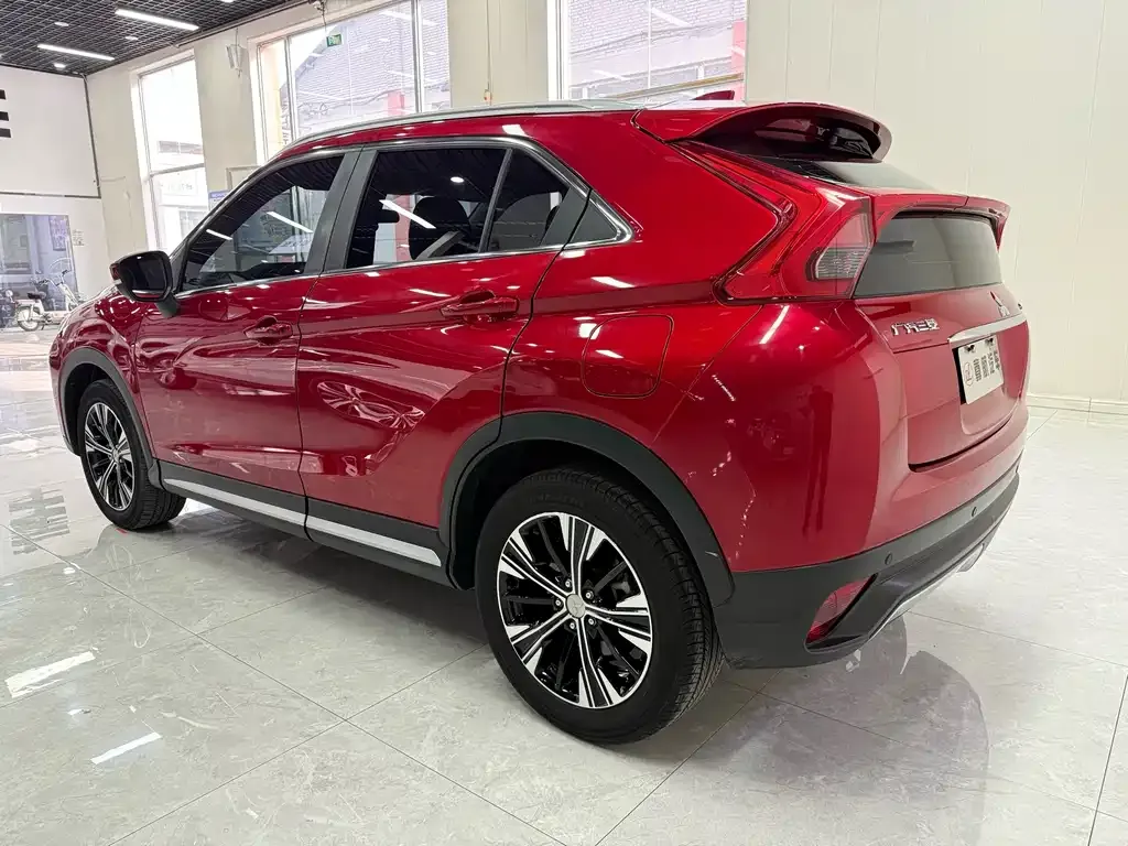 Mitsubishi Eclipse Cross — фото 5