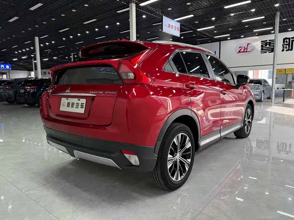 Mitsubishi Eclipse Cross — фото 10