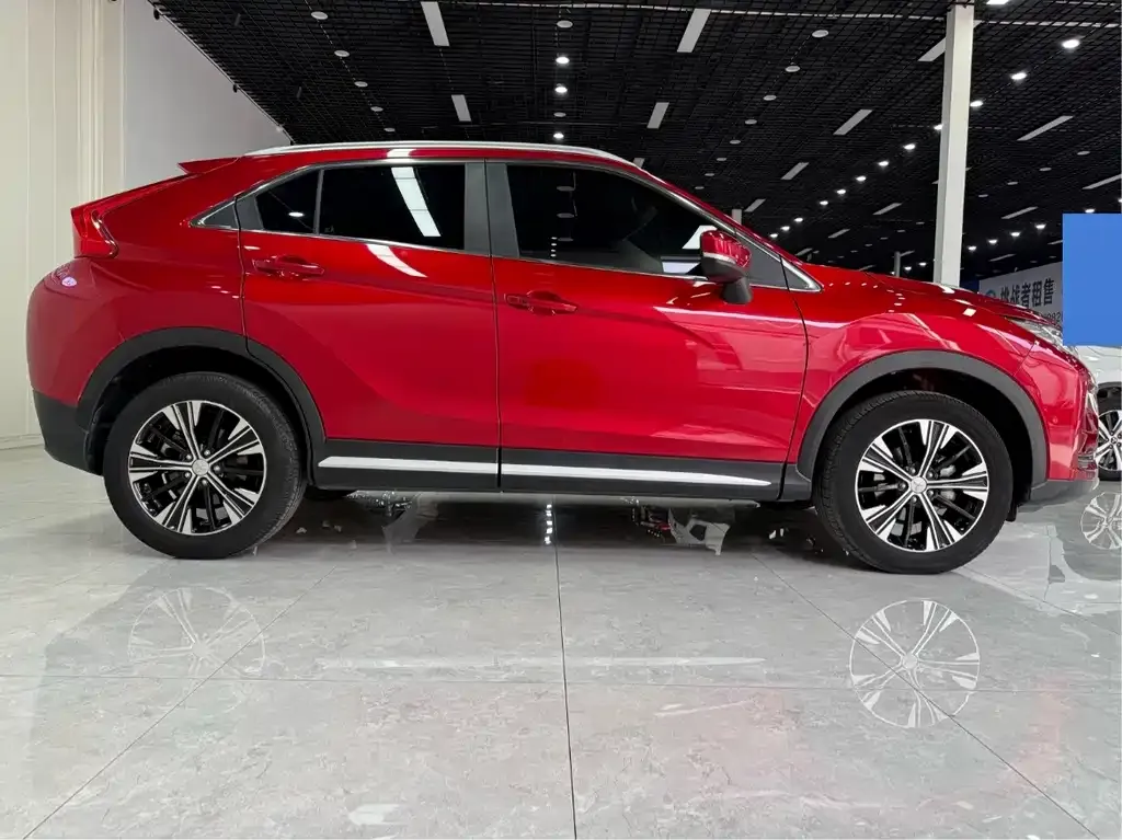 Mitsubishi Eclipse Cross — фото 2