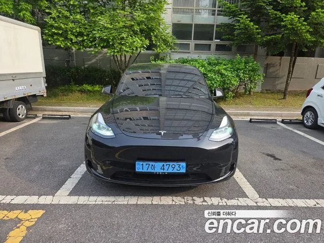 Tesla Model Y — фото 1