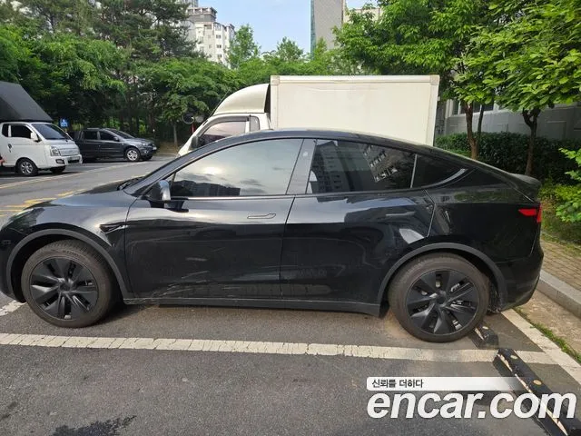 Tesla Model Y — фото 3