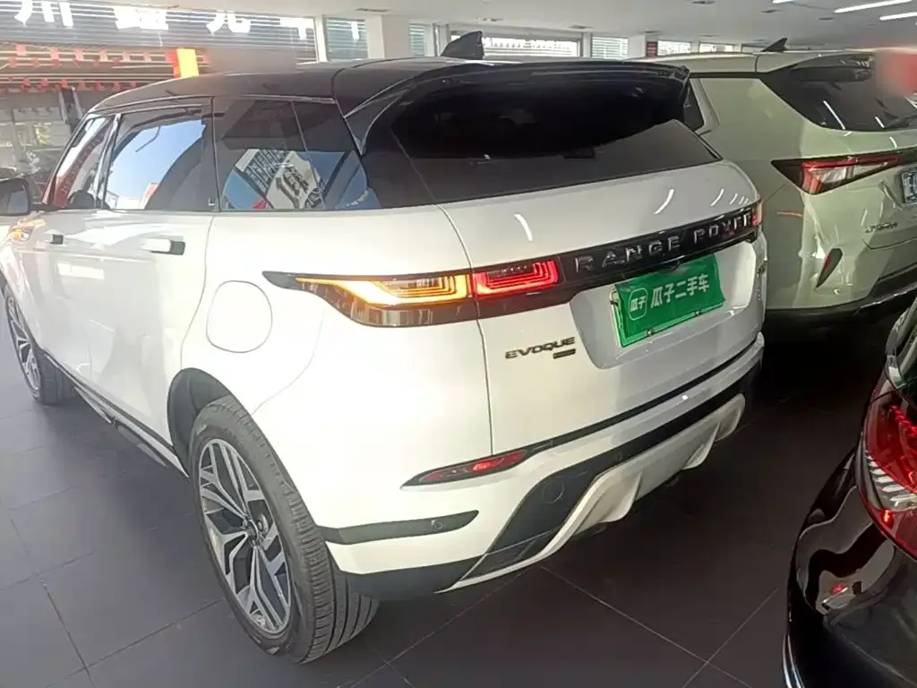 Land Rover Evoque PHEV — фото 10