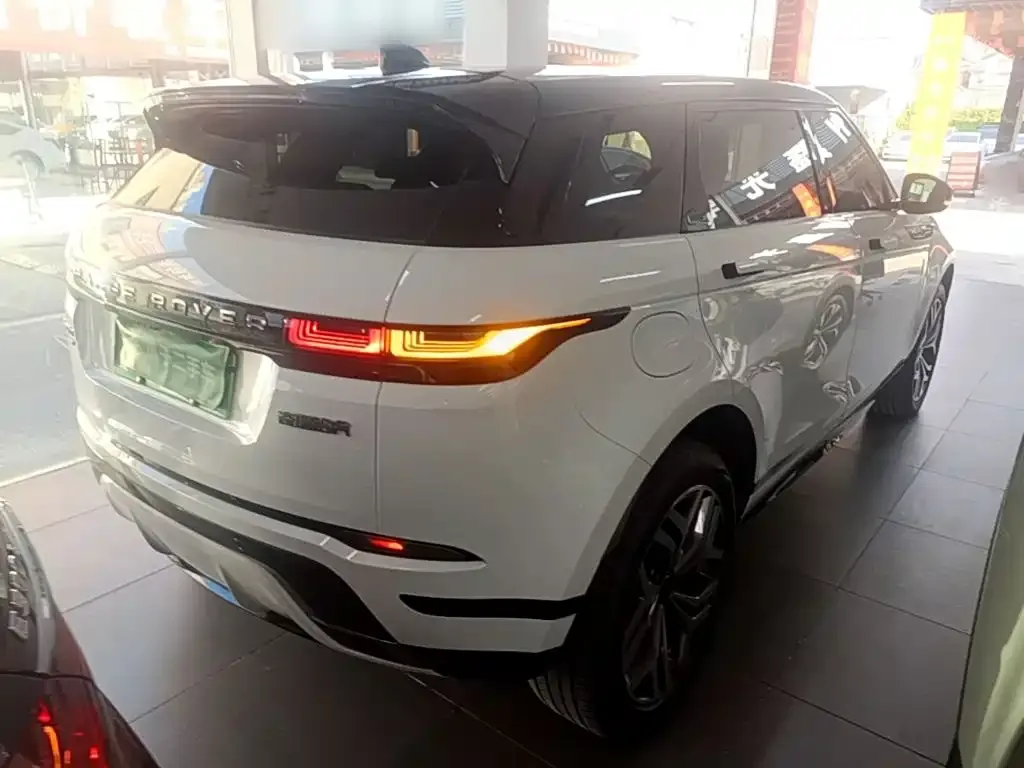 Land Rover Evoque PHEV — фото 8