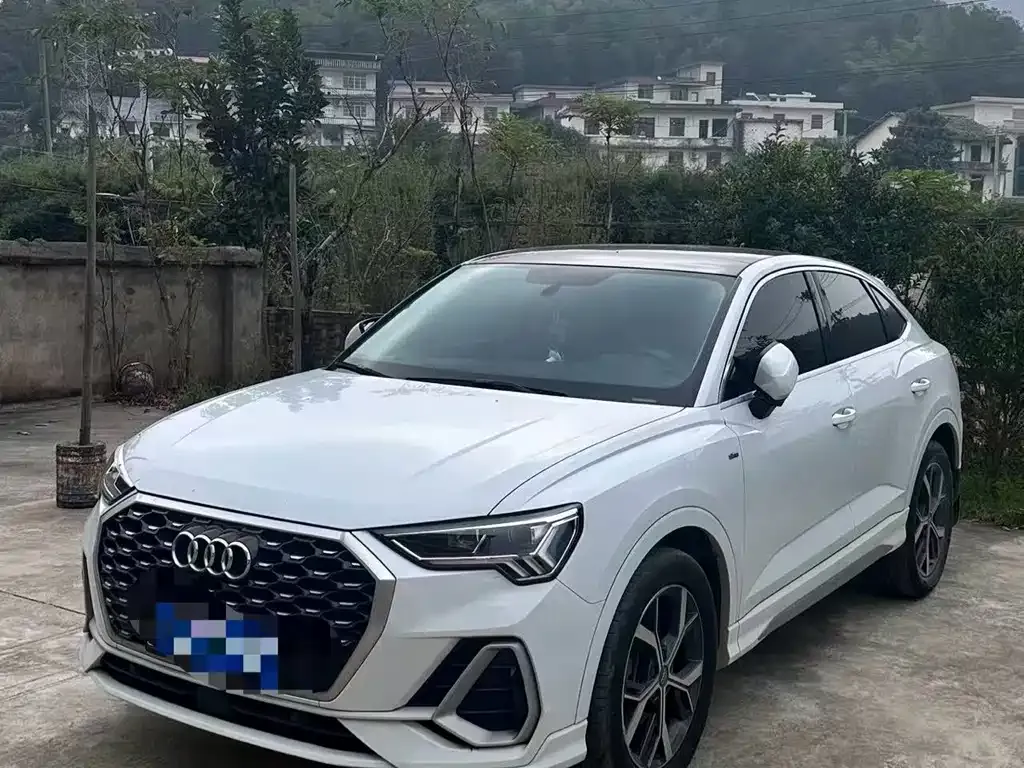 Audi Q3 Sportback — фото 1