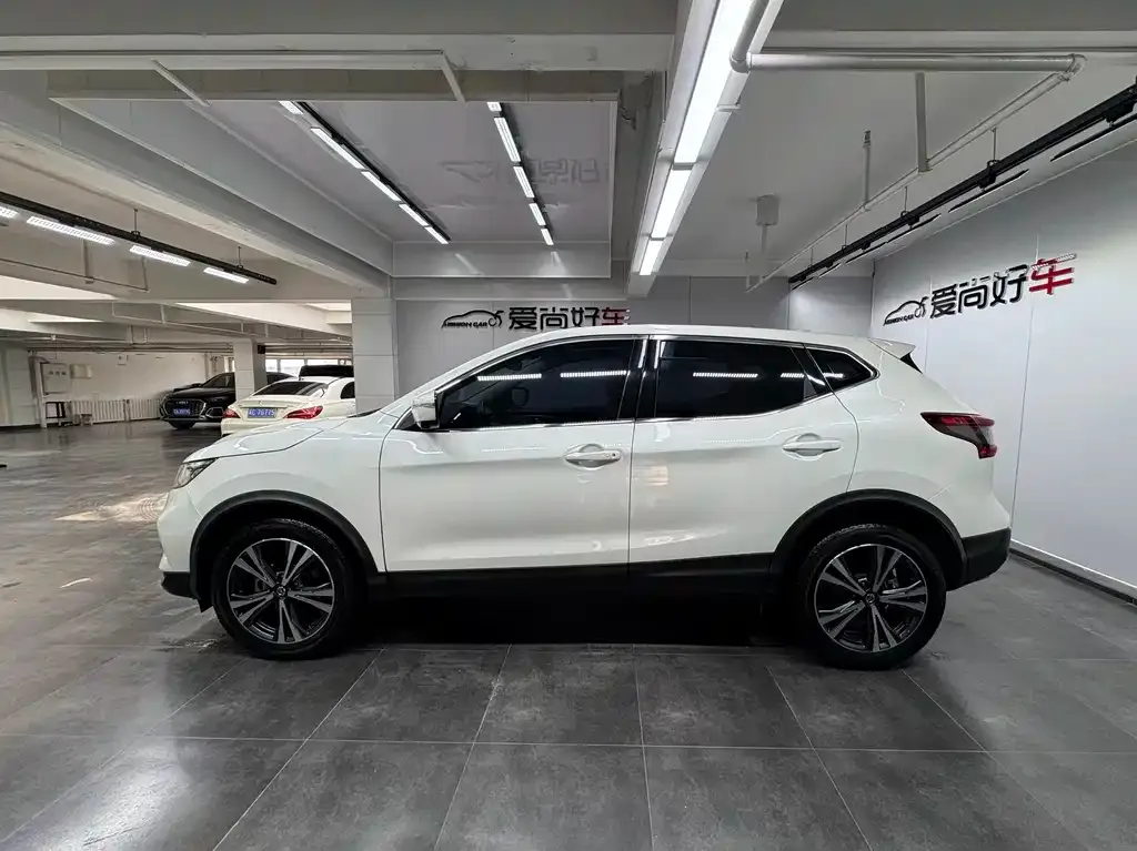 Nissan Qashqai — фото 7