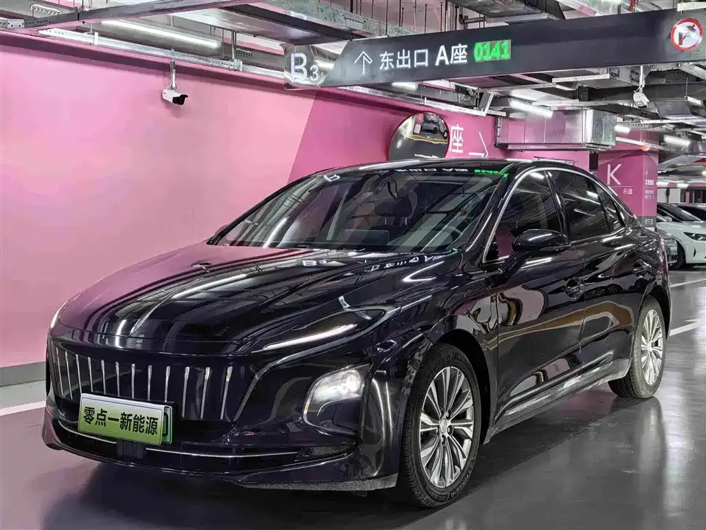 Hongqi E-QM5 — фото 1