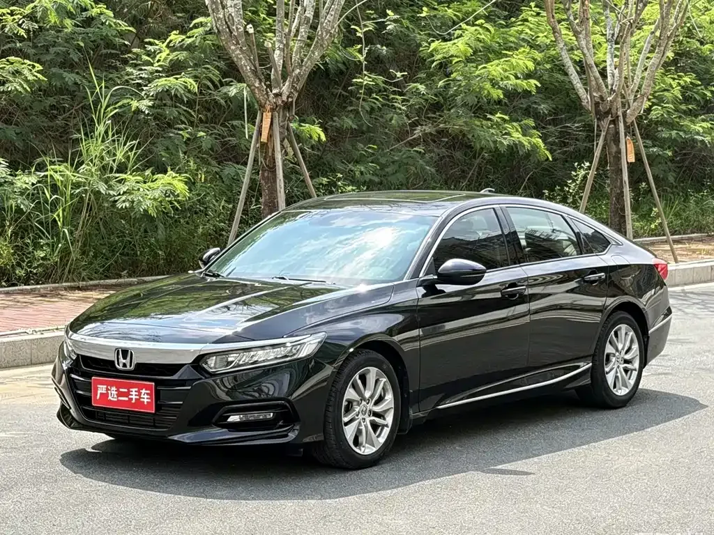 Honda Accord — фото 1