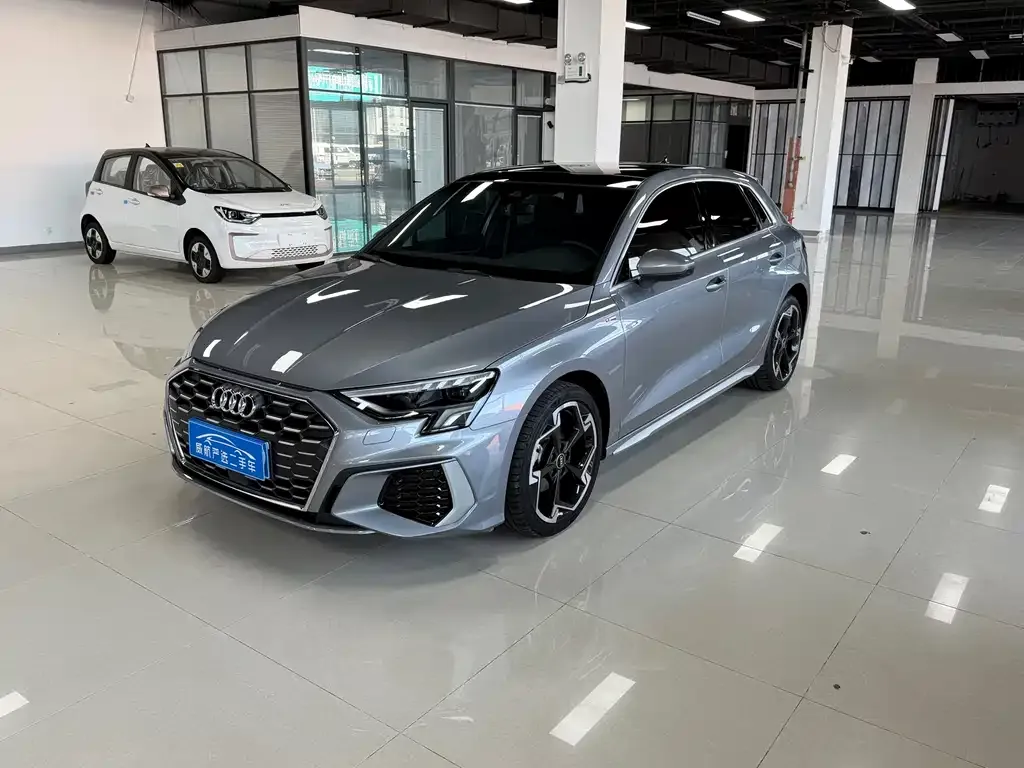 Audi A3 — фото 1