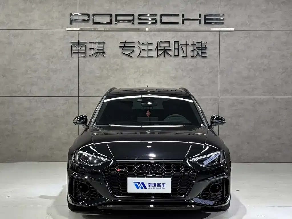 Audi RS 4 — фото 5
