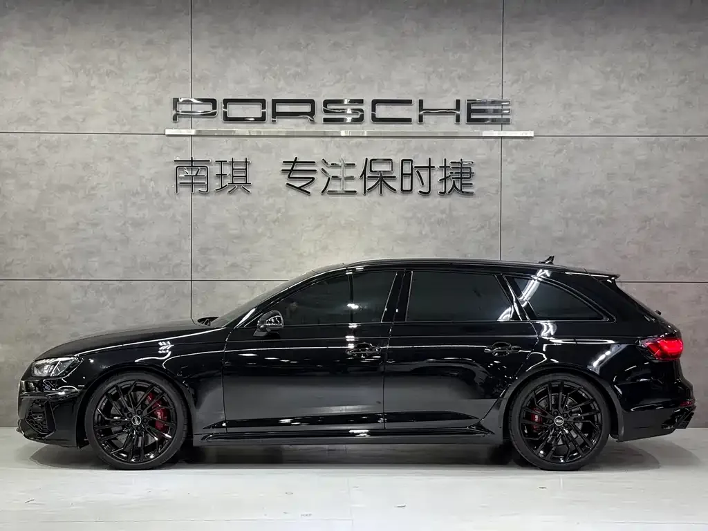 Audi RS 4 — фото 3