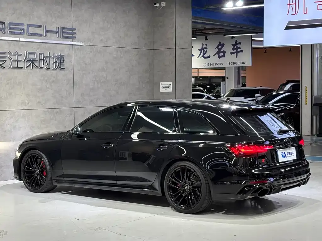 Audi RS 4 — фото 8