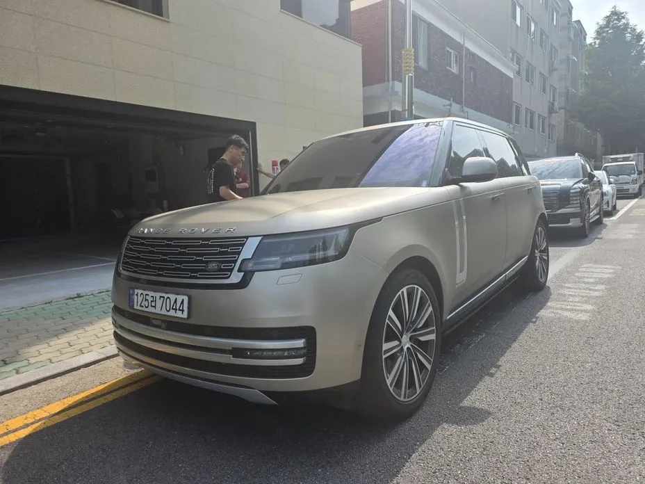 Land Rover Range Rover — фото 1