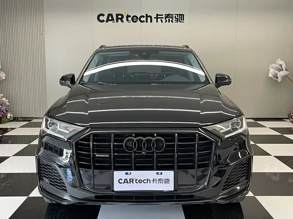Audi Q7 — фото 10