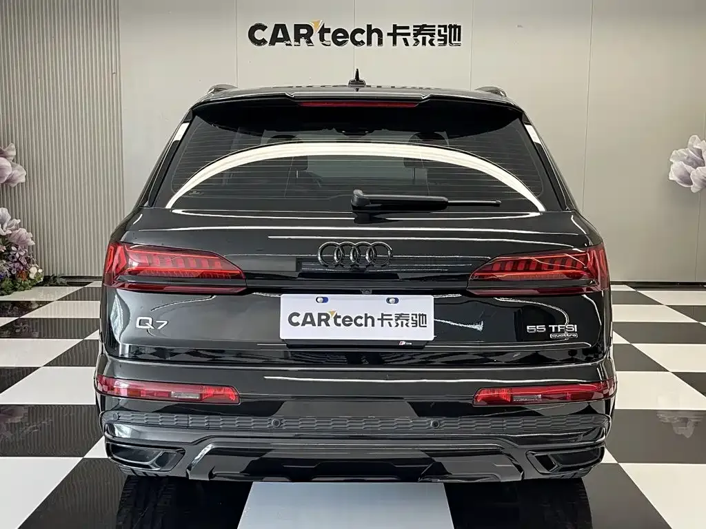 Audi Q7 — фото 7