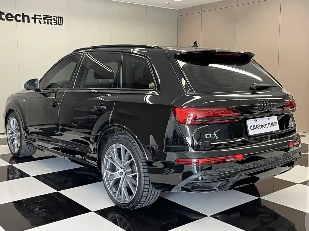 Audi Q7 — фото 4