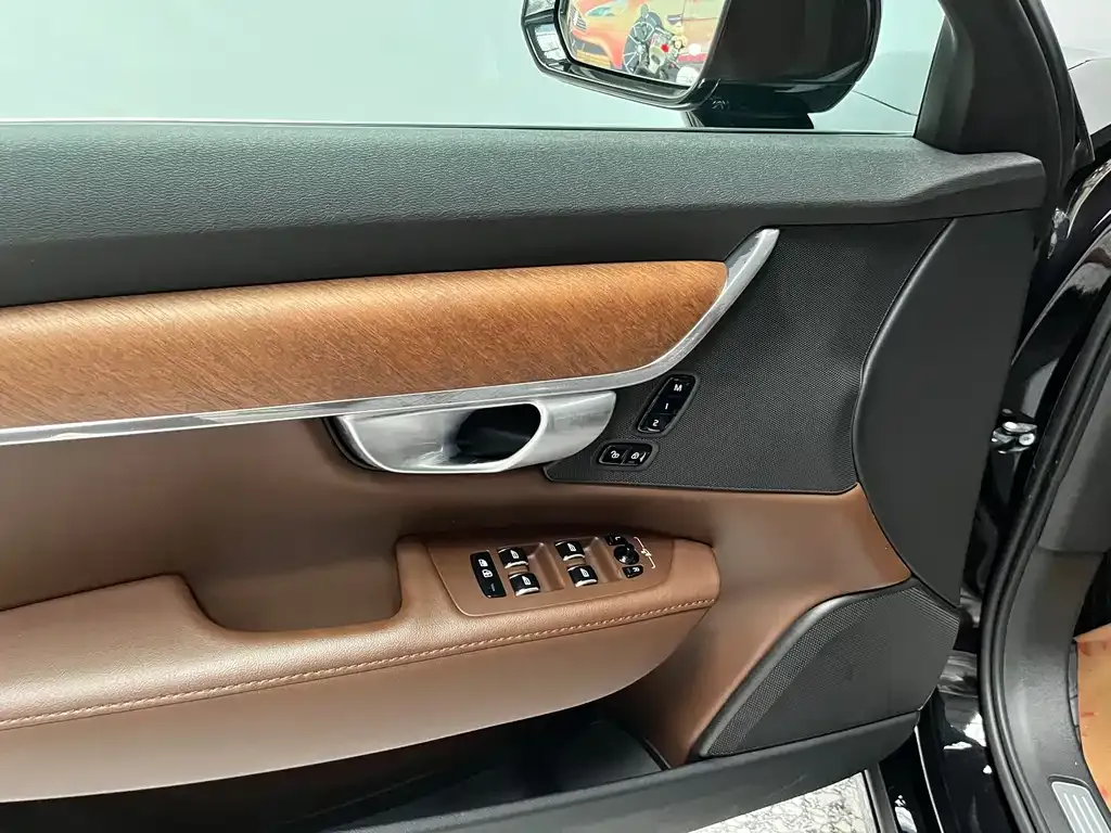 Volvo S90 — фото 9