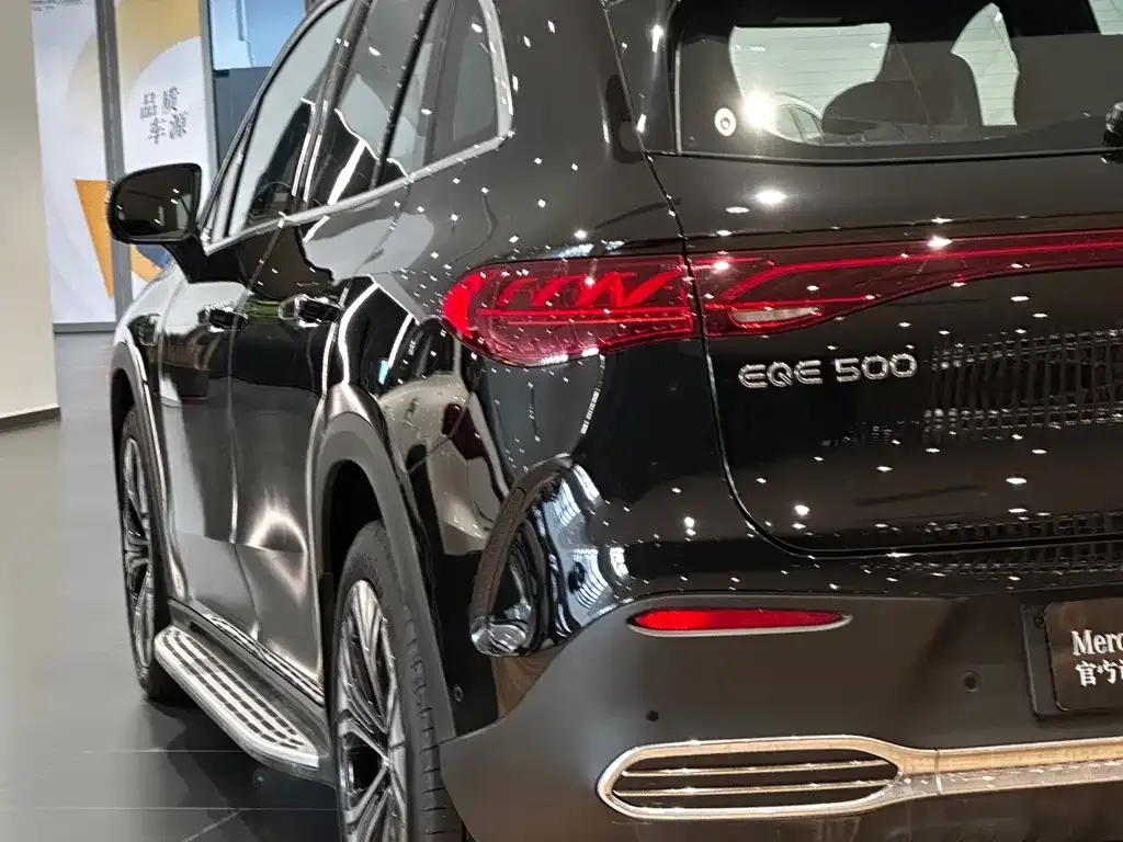 Mercedes-Benz EQE SUV — фото 3