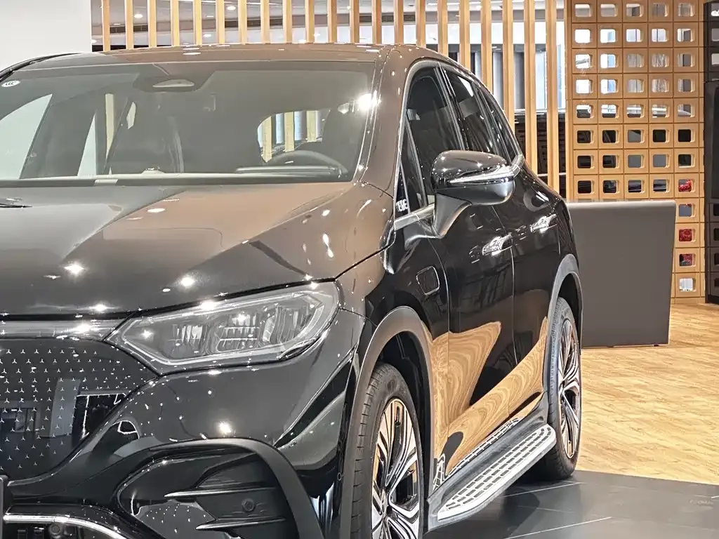 Mercedes-Benz EQE SUV — фото 9