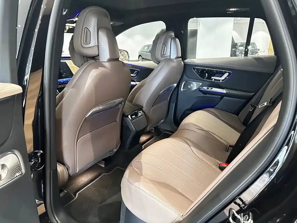 Mercedes-Benz EQE SUV — фото 10