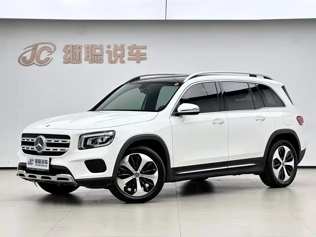 Mercedes-Benz GLB — фото 1