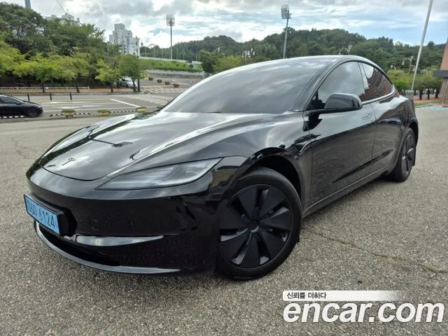 Tesla Model 3 — фото 1