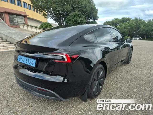 Tesla Model 3 — фото 10