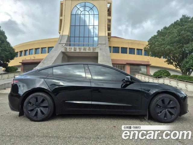 Tesla Model 3 — фото 4